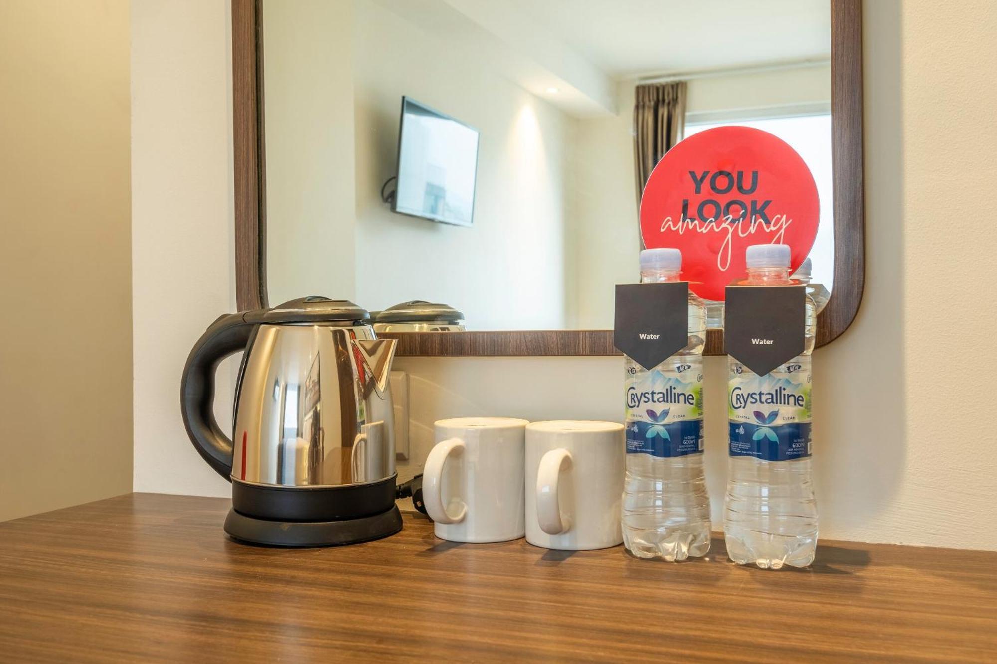 Super Oyo Collection O Hotel Pasar Baru Heritage Bandung Exterior photo