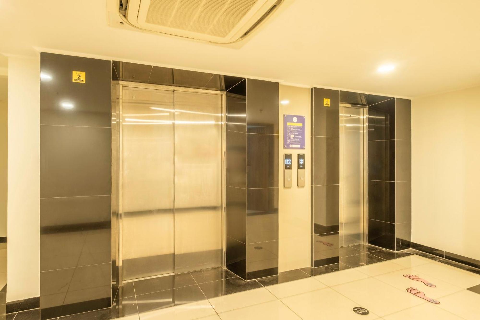Super Oyo Collection O Hotel Pasar Baru Heritage Bandung Exterior photo