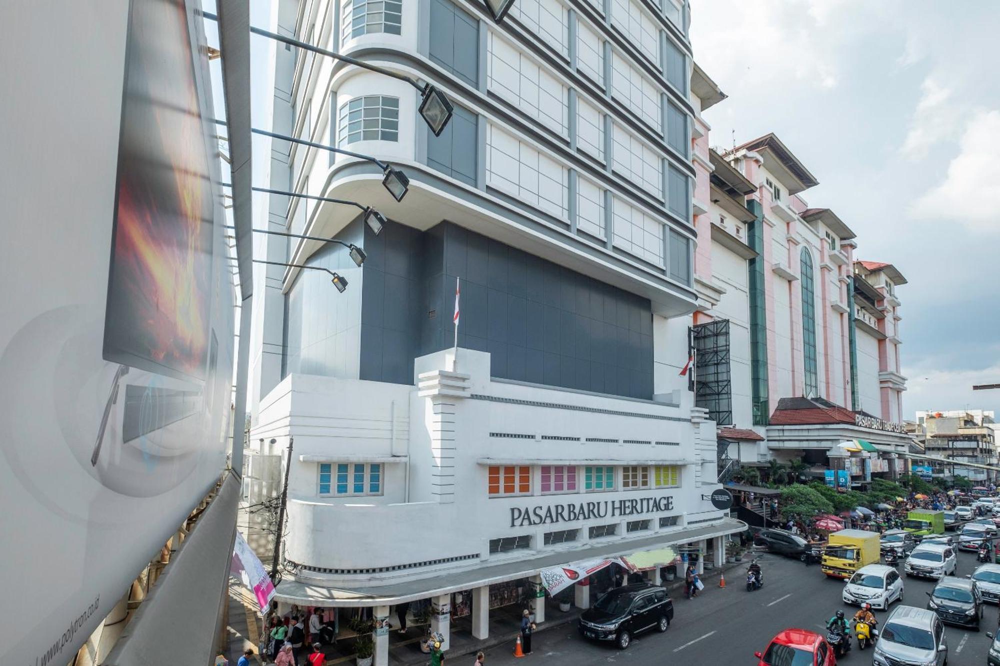 Super Oyo Collection O Hotel Pasar Baru Heritage Bandung Exterior photo