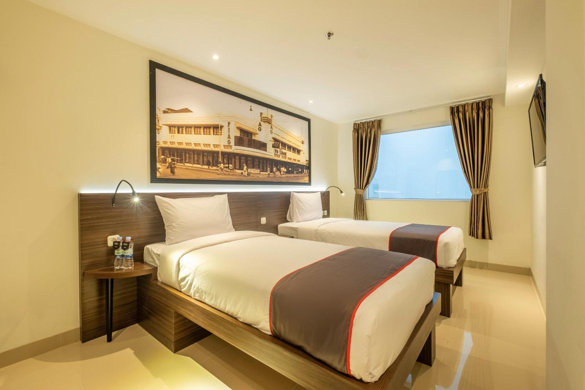 Super Oyo Collection O Hotel Pasar Baru Heritage Bandung Exterior photo