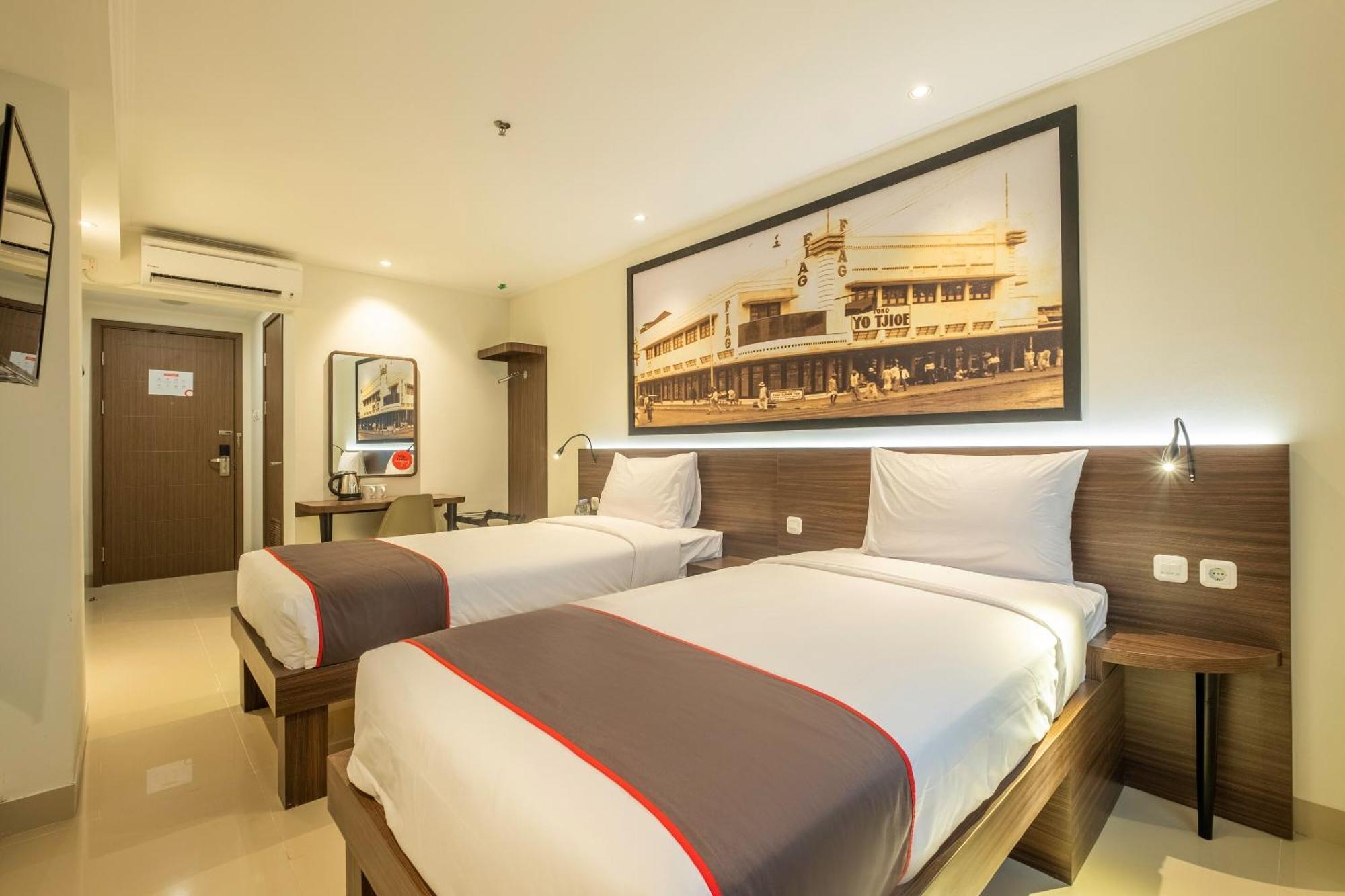 Super Oyo Collection O Hotel Pasar Baru Heritage Bandung Exterior photo
